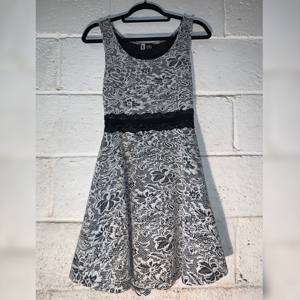 Super Pretty and Elegant Black & White Dress